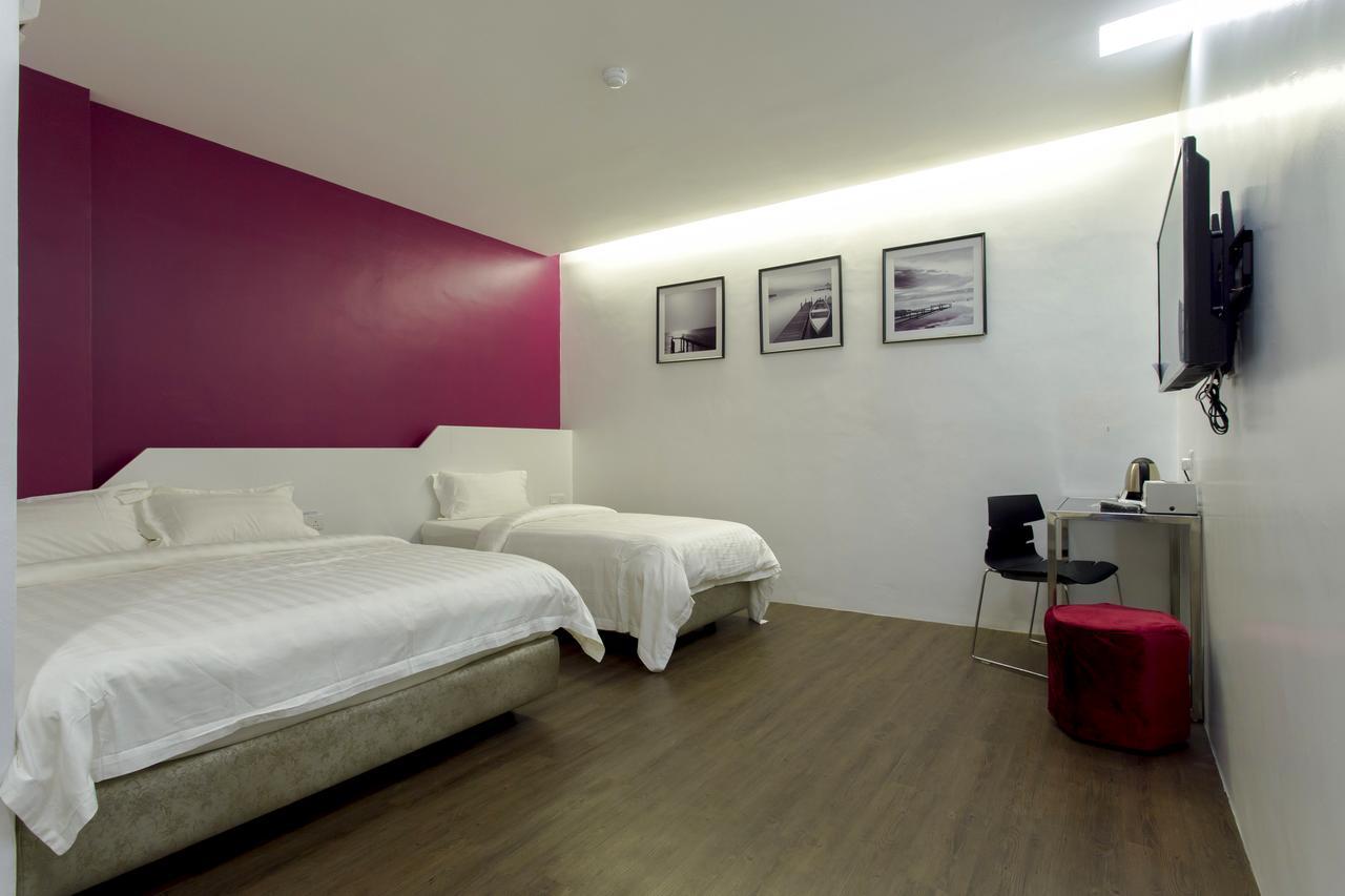 Aloha Hotel Sdn Bhd Pontian Kechil Exterior foto