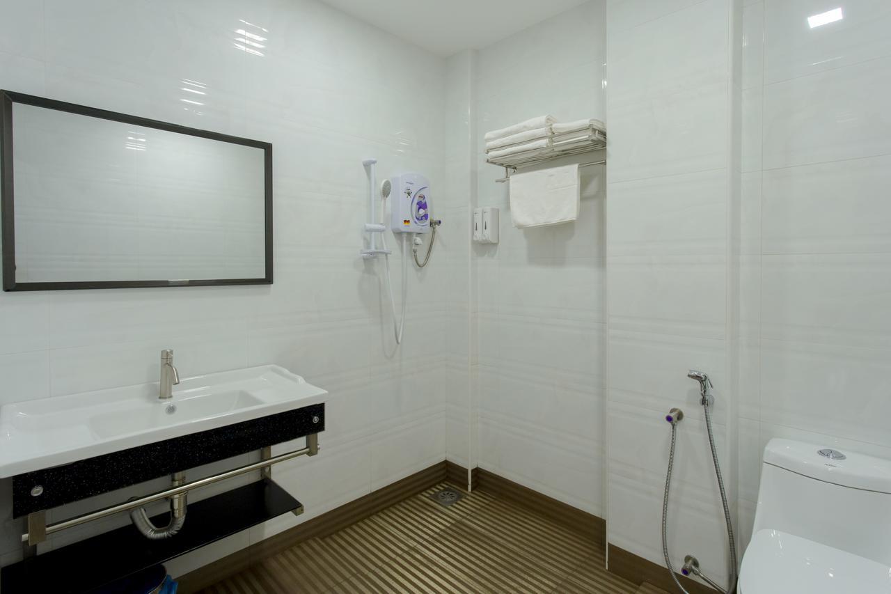 Aloha Hotel Sdn Bhd Pontian Kechil Exterior foto