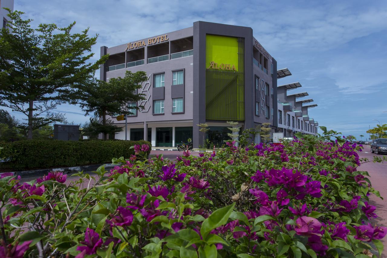 Aloha Hotel Sdn Bhd Pontian Kechil Exterior foto